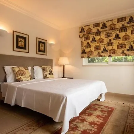 Guest house Senna - 4 Bedroom Luxury - Well Furnished Interior - Great Pool Area