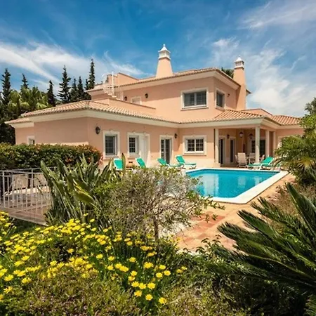 Penzion Senna - 4 Bedroom Luxury - Well Furnished Interior - Great Pool Area *