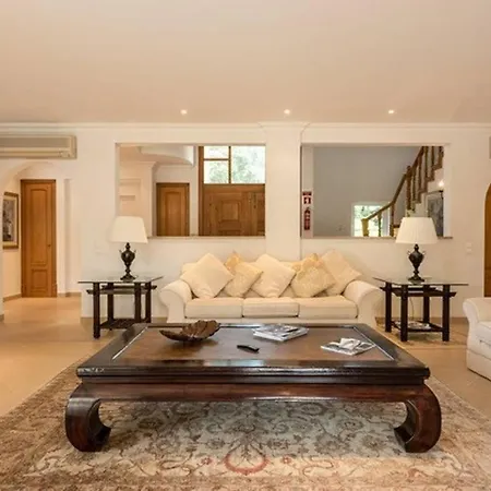 Senna - 4 Bedroom Luxury - Well Furnished Interior - Great Pool Area Penzion Quinta do Lago