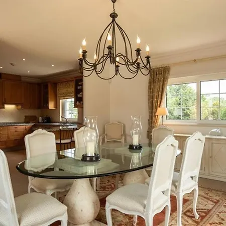 Penzion Senna - 4 Bedroom Luxury - Well Furnished Interior - Great Pool Area Quinta do Lago