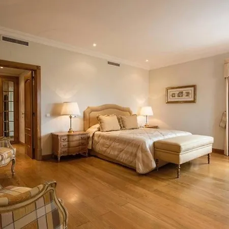Penzion Senna - 4 Bedroom Luxury - Well Furnished Interior - Great Pool Area Quinta do Lago