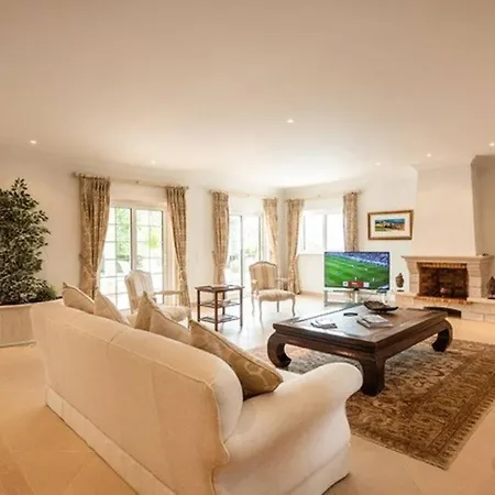 Senna - 4 Bedroom Luxury - Well Furnished Interior - Great Pool Area Penzion Quinta do Lago