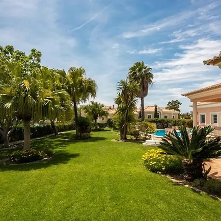 Senna - 4 Bedroom Luxury - Well Furnished Interior - Great Pool Area Penzion